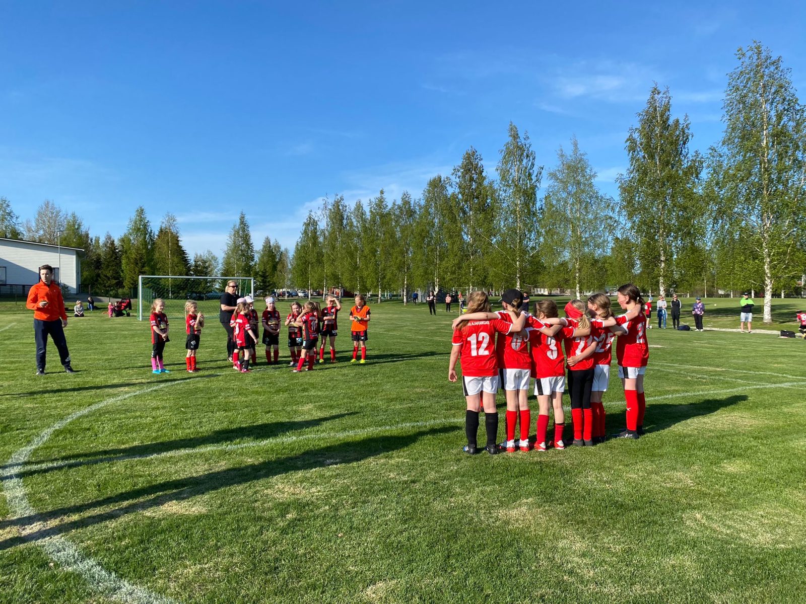 Läs mer om artikeln En solig kväll i Ilmajoki – Sporting F2013 – IK Punainen/IK Musta
