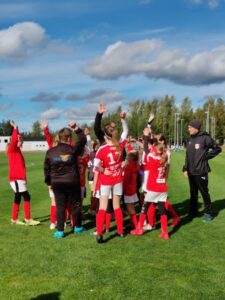 Läs mer om artikeln F11 spelade säsongens sista seriematcher i Jalasjärvi idag