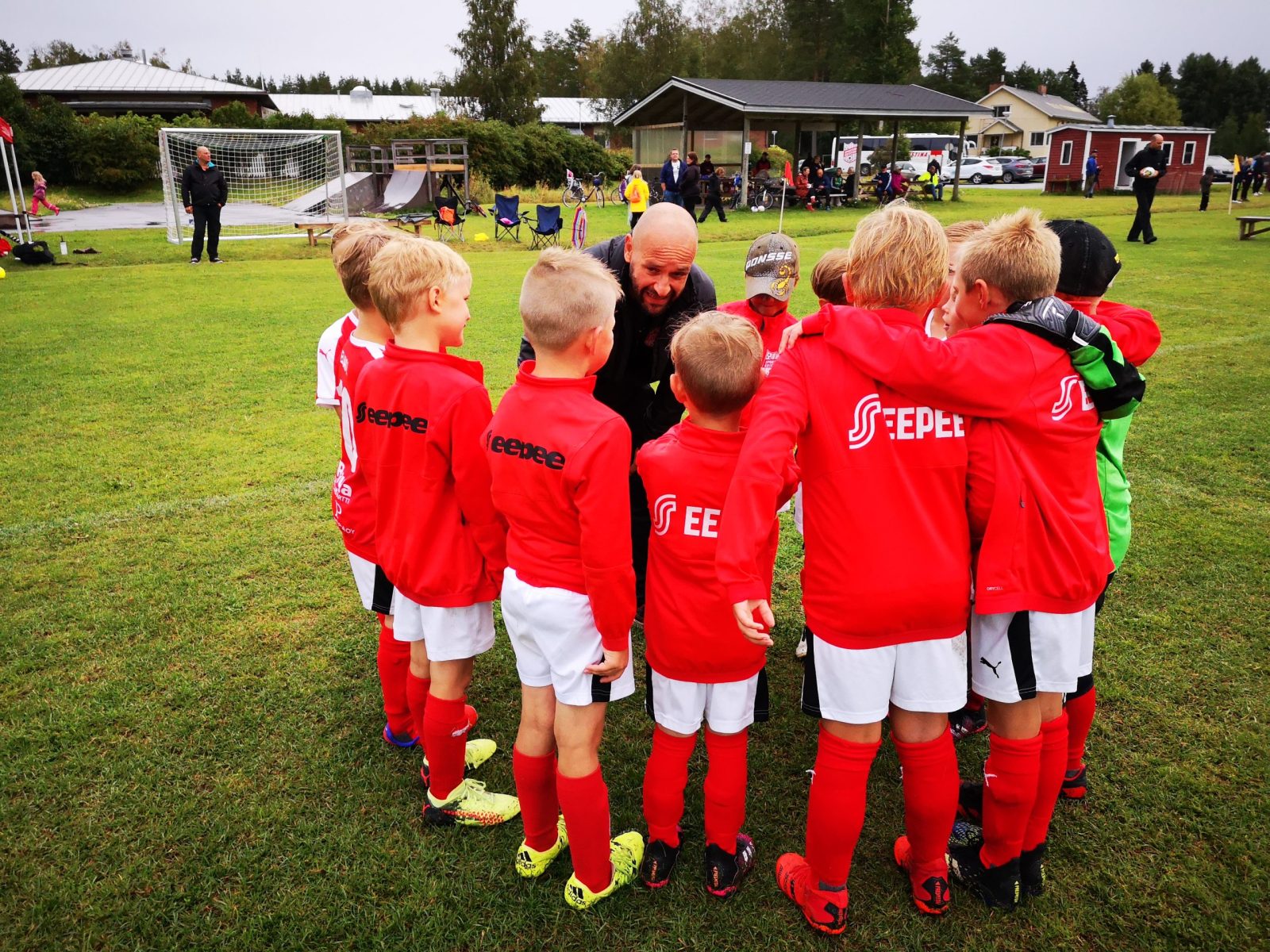 Läs mer om artikeln P8 jatkoi sekä sarjaa että Juniorcupenia