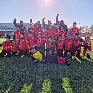 Läs mer om artikeln P10: Sporting vit och röd fortsätter Juniorcupen med hemmamatcher 3.8 kl. 18:00 i Lappfjärd